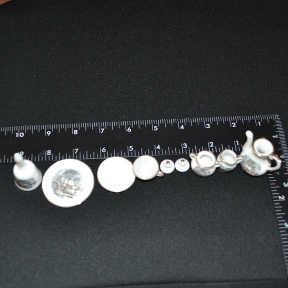 Avon Currier And Ives Miniature Tea Set In Box Home Decor - Picture 8 of 11